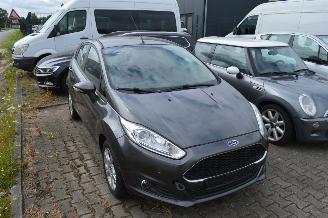 damaged passenger cars Ford Fiesta Ford Fiesta Titanium Navi Klima Pdc 2017/2