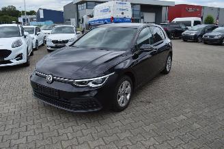 damaged passenger cars Volkswagen Golf VIII Lim. Life eTSI DSG AUTOMATIK 2021/3