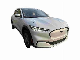 Coche siniestrado Ford Mustang Mach-e Premium AWD 2022/10