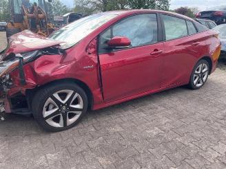 Coche siniestrado Toyota Prius Prius (ZVW5), Hatchback, 2015 / 2022 1.8 16V Hybrid 2016/10