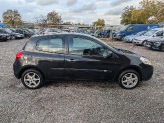 Renault Clio III 1.2 16V NV676 picture 3