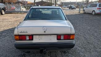 Mercedes 190-serie 2.0 picture 6