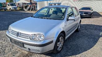 Salvage car Volkswagen Golf 1.4 2002/3