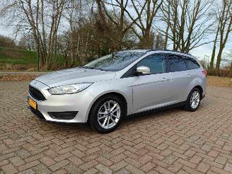 okazja samochody osobowe Ford Focus Wagon 1.0 Trend 2017/1