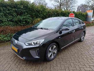 Hyundai Ioniq Premium EV picture 3