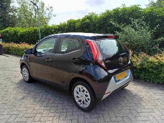 Unfallwagen Toyota Aygo 1.0 VVT-i x-play 2021/12