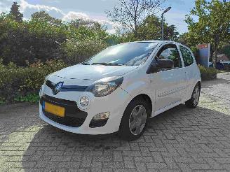 uszkodzony samochody osobowe Renault Twingo 1.2 16V Acces 2012/9