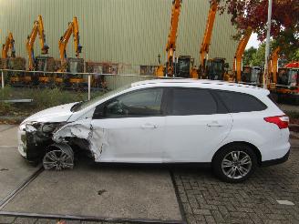 skadebil auto Ford Focus 1.0 ecoboost 92kW E5 2014/5