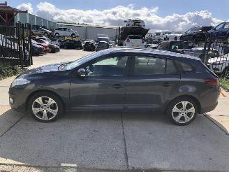 Unfallwagen Renault Mégane 15dci 81kW E5 Combi 2012/11
