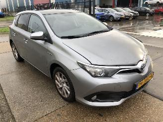 Toyota Auris 1.8 Hybrid 5 drs picture 3
