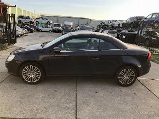 krockskadad bil auto Volkswagen Eos 14tsi 90kW 2008/8