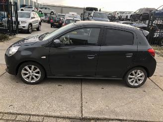 Voiture accidenté Mitsubishi Space-star 12i 59kW E5 Airco LM velgen 2013/9