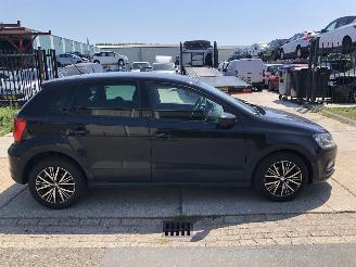 uszkodzony samochody osobowe Volkswagen Polo 12tsi 66kW E6 5 drs 2016/8