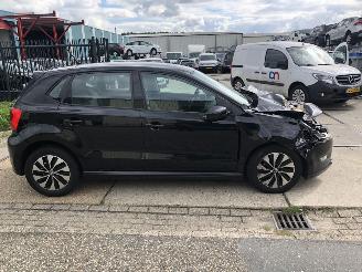 krockskadad bil auto Volkswagen Polo 14tdi 55kW E6 2015/1