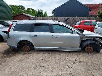 Coche siniestrado Volvo V-70  2008/4