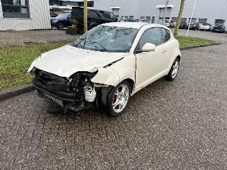 Coche siniestrado Alfa Romeo MiTo 1.4 t 2010/4