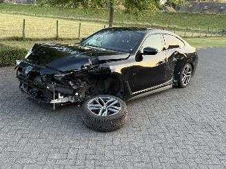 krockskadad bil auto BMW i4 eDrive 35 / Panorama / Automaat 2024/4