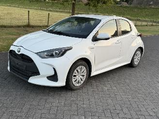 skadebil auto Toyota Yaris Hybrid / Automaat 2021/1