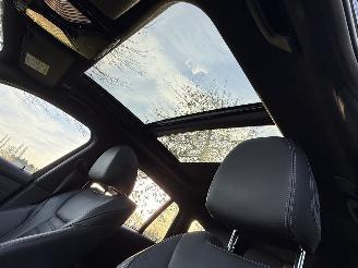 BMW 3-serie Touring 330e M-Pakket / Pamorma / Leer / Automaat picture 10