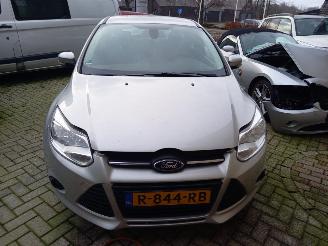 skadebil auto Ford Focus  2014/6