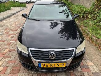 Schadeauto Volkswagen Passat 1.9 TDI 2010/1