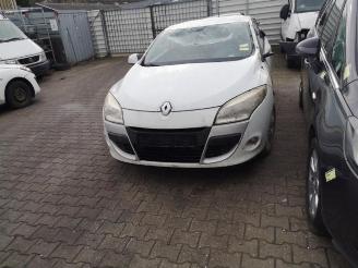 Coche siniestrado Renault Mégane Megane III Coupe (DZ), Hatchback 3-drs, 2008 / 2016 1.6 16V 2009/4