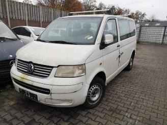 Voiture accidenté Volkswagen Transporter Transporter T5, Van, 2003 / 2015 2.5 TDi 2004