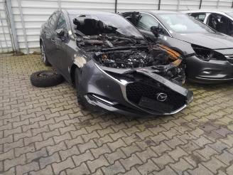 Uttjänta bilar auto Mazda 3 3 (BP), Sedan, 2018 2.0 SkyActiv-X 180 M Hybrid 16V 2019/0