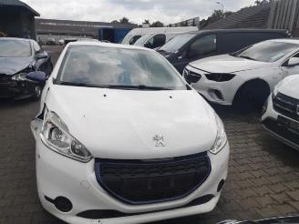 Vrakbiler auto Peugeot 208 208 I (CA/CC/CK/CL), Hatchback, 2012 / 2019 1.0 Vti 12V PureTech 2015/0
