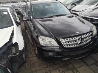 Vrakbiler auto Mercedes ML ML II (164/4JG), SUV, 2005 / 2011 3.0 ML-280 CDI 4-Matic V6 24V 2007/9
