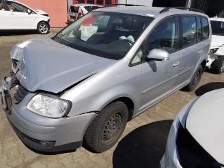 Vrakbiler auto Volkswagen Touran Touran (1T1/T2), MPV, 2003 / 2010 2.0 TDI 16V 136 2004