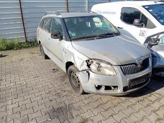 disassembly passenger cars Skoda Fabia Fabia II Combi, Combi 5-drs, 2007 / 2014 1.2i 12V 2008