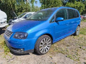 Sloopauto Volkswagen Touran 1.6-16V FSI Highline 2003/4