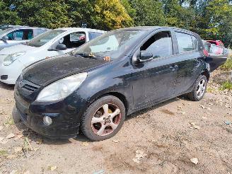 Coche accidentado Hyundai I-20 Hyundai i20 1.25 i-Drive 2012/1