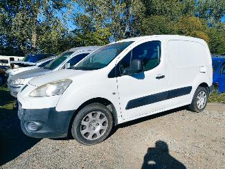 Coche siniestrado Peugeot Partner 120 1.6 HDI L1 XT Profit + 2011/8