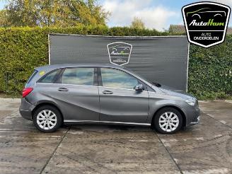 Salvage car Mercedes B-klasse B (W246), Hatchback, 2011 / 2018 1.6 B-180 BlueEFFICIENCY Turbo 16V 2012/11