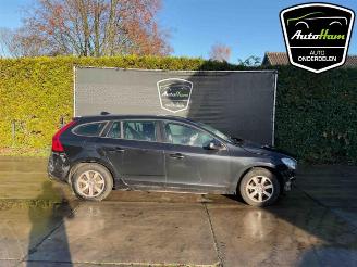 Coche siniestrado Volvo V-60 V60 I (FW/GW), Combi, 2010 / 2018 1.6 T3 16V 2012/5