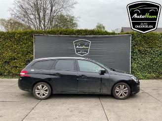 Salvage car Peugeot 308 308 SW (L4/L9/LC/LJ/LR), Combi 5-drs, 2014 / 2021 1.2 12V e-THP PureTech 110 2017/7