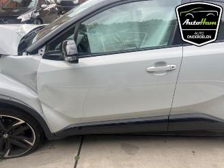 Toyota C-HR C-HR (X1,X5), SUV, 2016 2.0 16V Hybrid picture 11