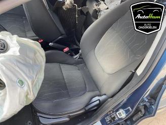 Kia Picanto Picanto (TA), Hatchback, 2011 / 2017 1.0 12V picture 19