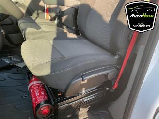 Renault Master Master III (MA/MB/MC/MD/MH/MF/MG/MH), Van, 2010 2.3 dCi 135 16V FWD picture 28