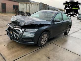 Skoda Octavia Octavia Combi (NXAC), Combi 5-drs, 2019 1.0 TSI e-TEC 12V picture 4