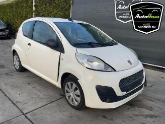 Peugeot 107 107, Hatchback, 2005 / 2014 1.0 12V picture 2