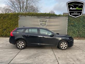 Coche siniestrado Volvo V-60 V60 I (FW/GW), Combi, 2010 / 2018 1.6 T3 16V 2011/3