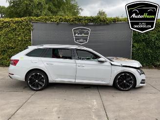 Coche siniestrado Skoda Superb Superb Combi (3V5), Combi, 2015 / 2024 1.4 TSI iV 16V 2021/2