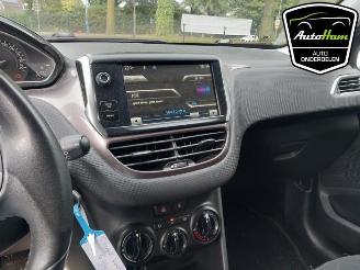 Peugeot 2008 2008 (CU), MPV, 2013 / 2019 1.2 Vti 12V PureTech 82 picture 14