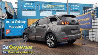 Coche siniestrado Peugeot 5008 5008 II (M4/MC/MJ/MR), MPV, 2016 / 2024 1.2 12V e-THP PureTech 130 2017/12