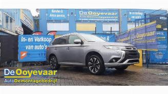 rozbiórka samochody osobowe Mitsubishi Outlander Outlander (GF/GG), SUV, 2012 2.0 16V PHEV 4x4 2015/12