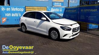 Salvage car Mercedes B-klasse B (W247), Hatchback, 2018 / 2026 2.0 B-200d 2022/10