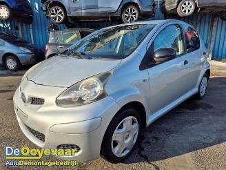 Coche siniestrado Toyota Aygo Aygo (B10), Hatchback, 2005 / 2014 1.0 12V VVT-i 2010/9